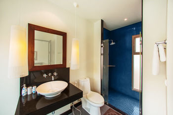 Onyx Villas By Tropiclook Rawai Exterior photo